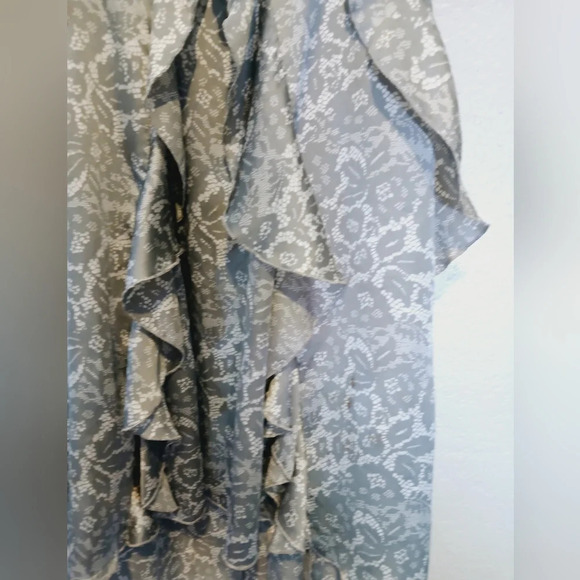 💚5/$25 Love Tease Silver Gray & White Ruffled Flirty Mini Dress SMALL - Picture 3 of 4